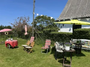 Sonnenschirme vor dem Biergarten Fred Korn