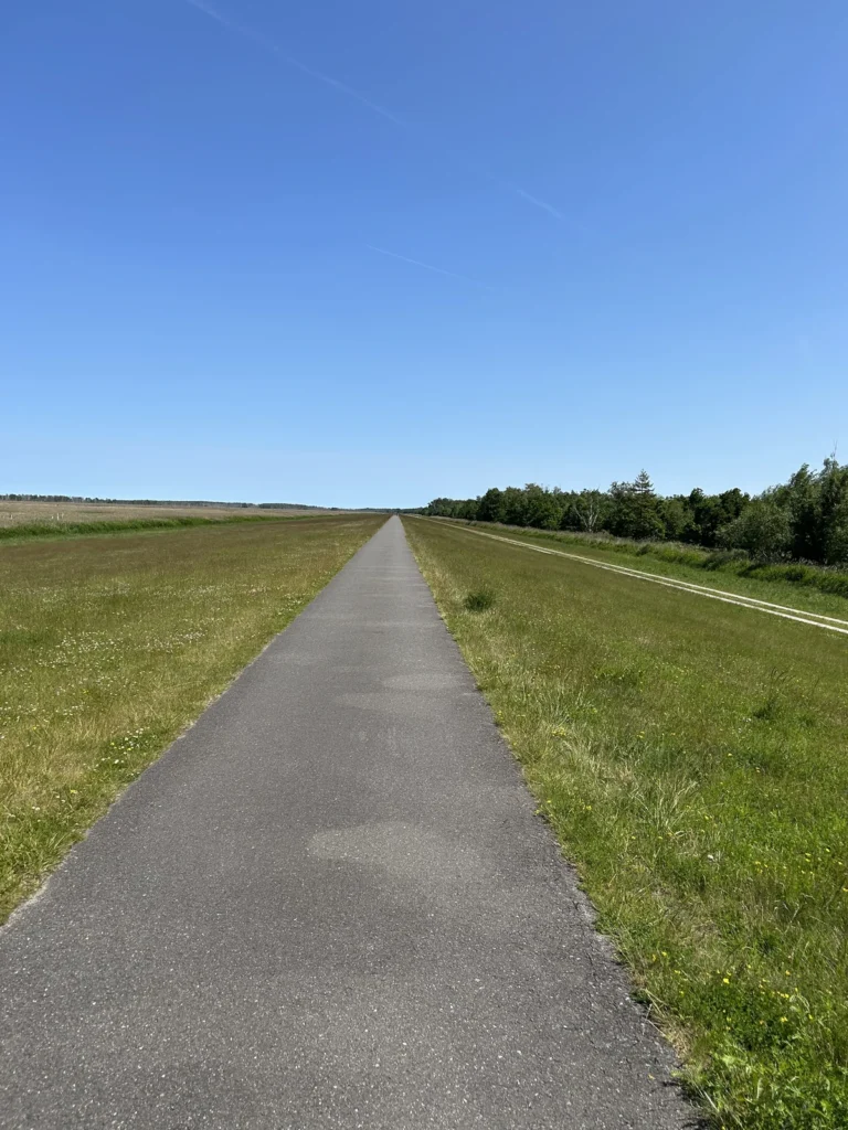 Radweg in den Sundischen Wiesen