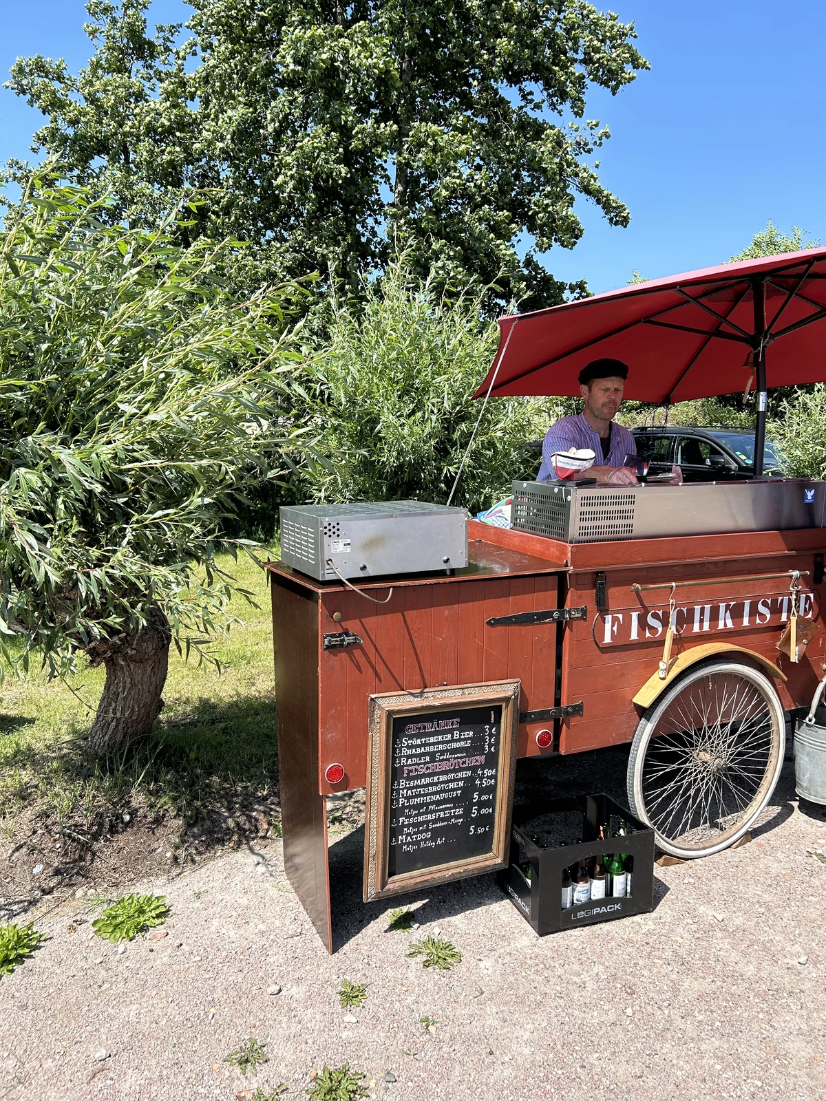 Fischkiste am Hafen von Wieck